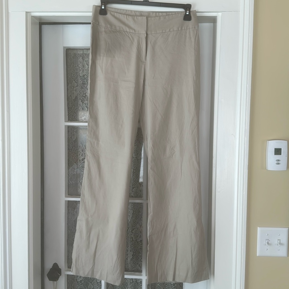 Tahari tan beige boot cut flowy linen blend pants. size 8